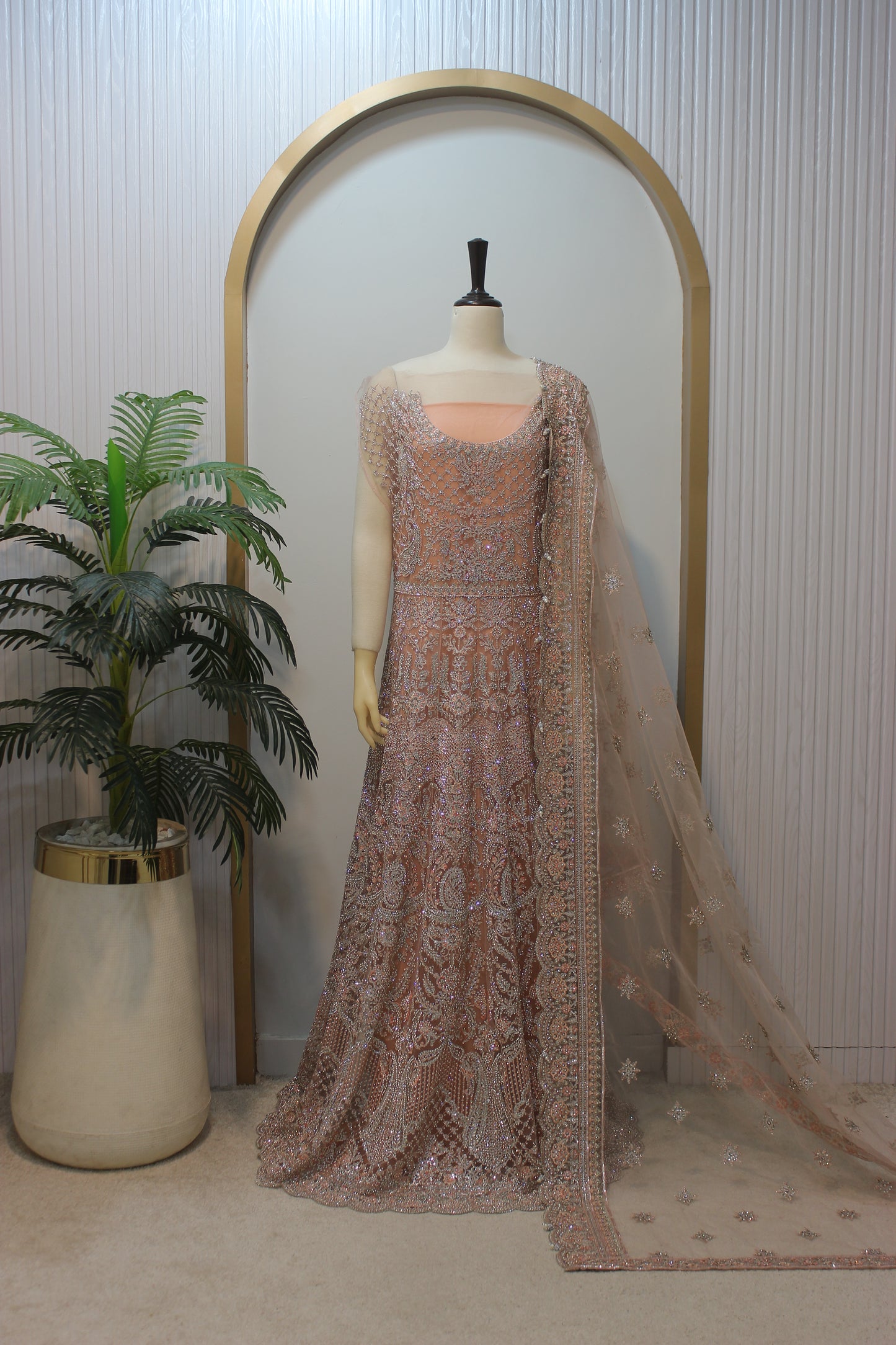 ✨ Anaya Maxi – Unstitched Luxury