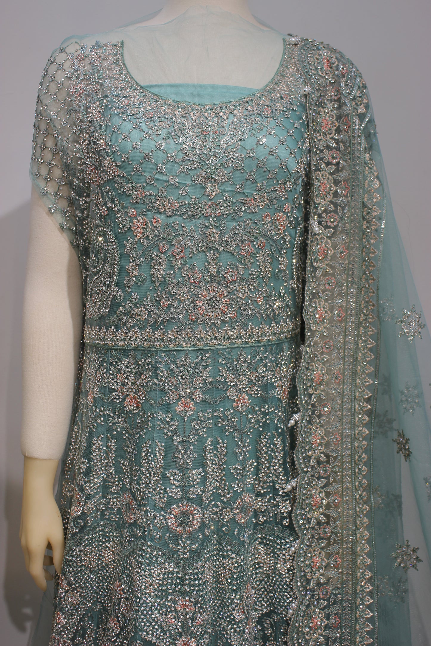 ✨ Anaya Maxi – Unstitched Luxury