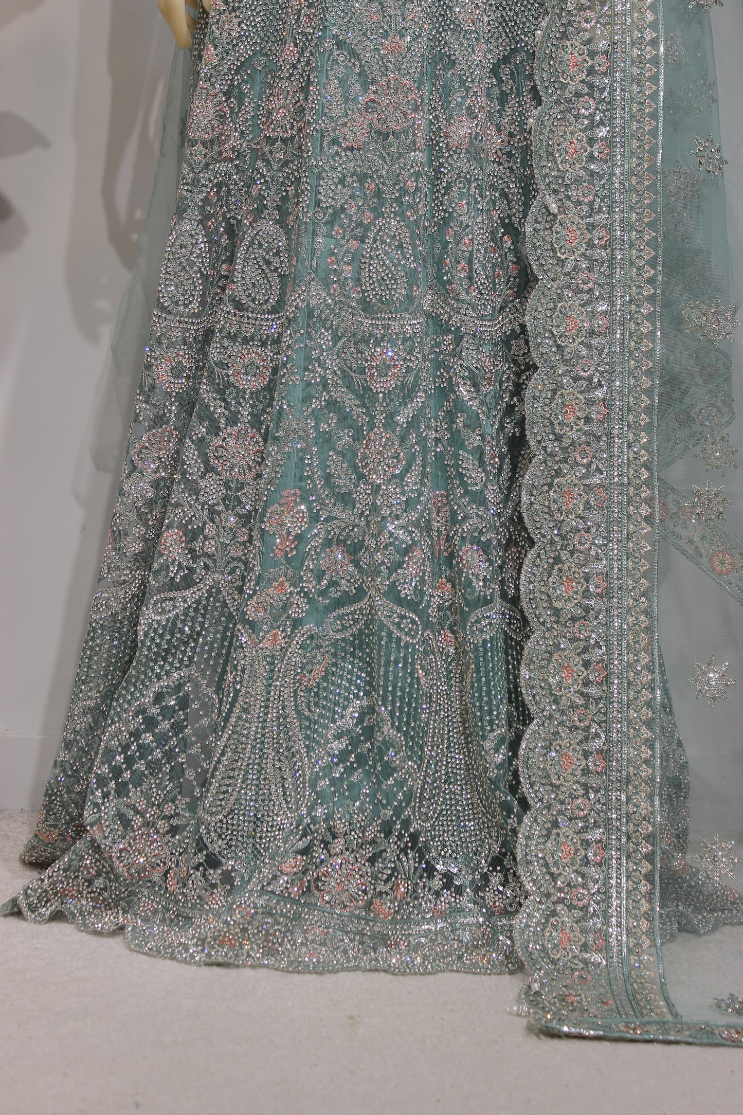 ✨ Anaya Maxi – Unstitched Luxury