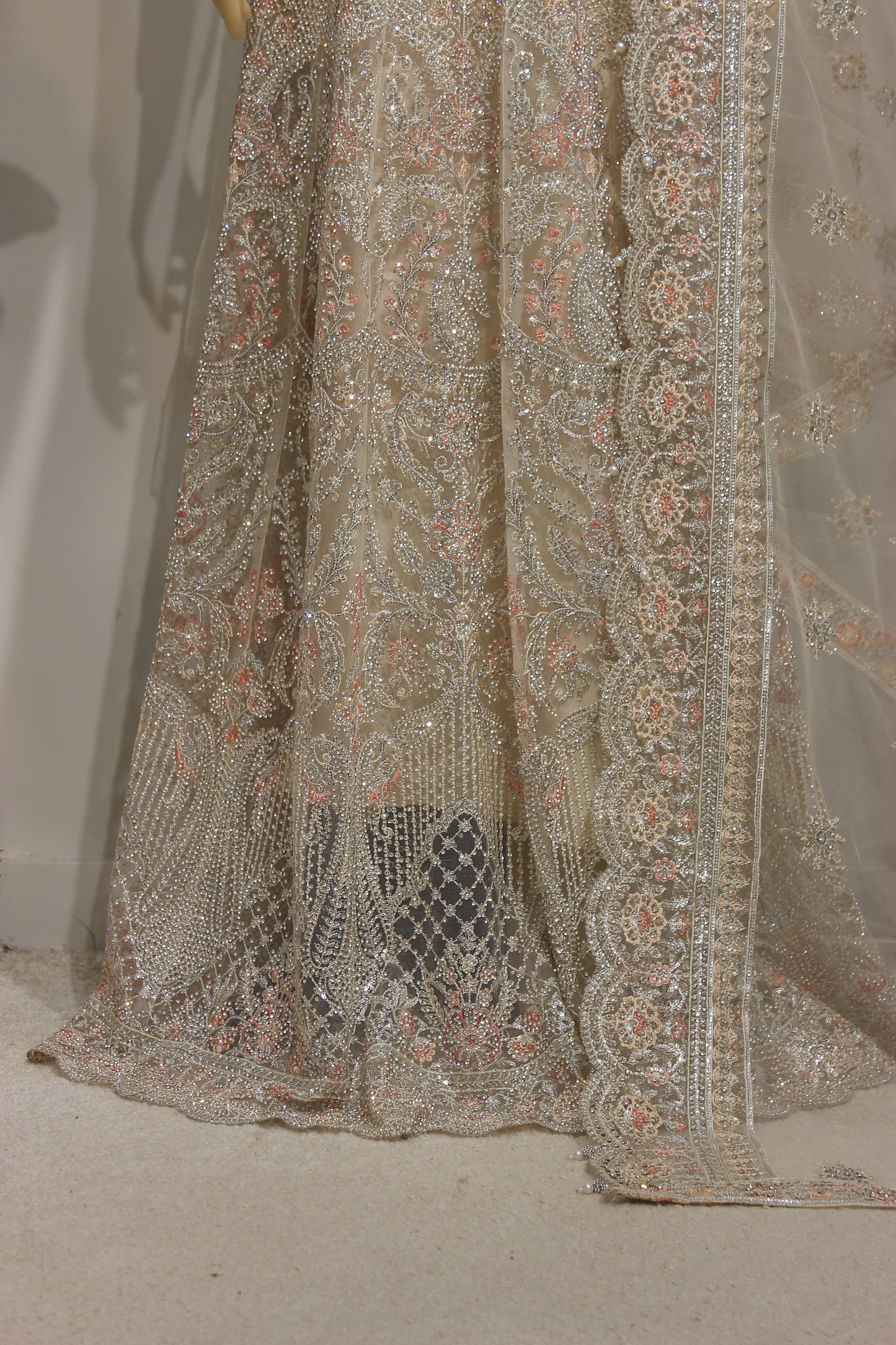 ✨ Anaya Maxi – Unstitched Luxury