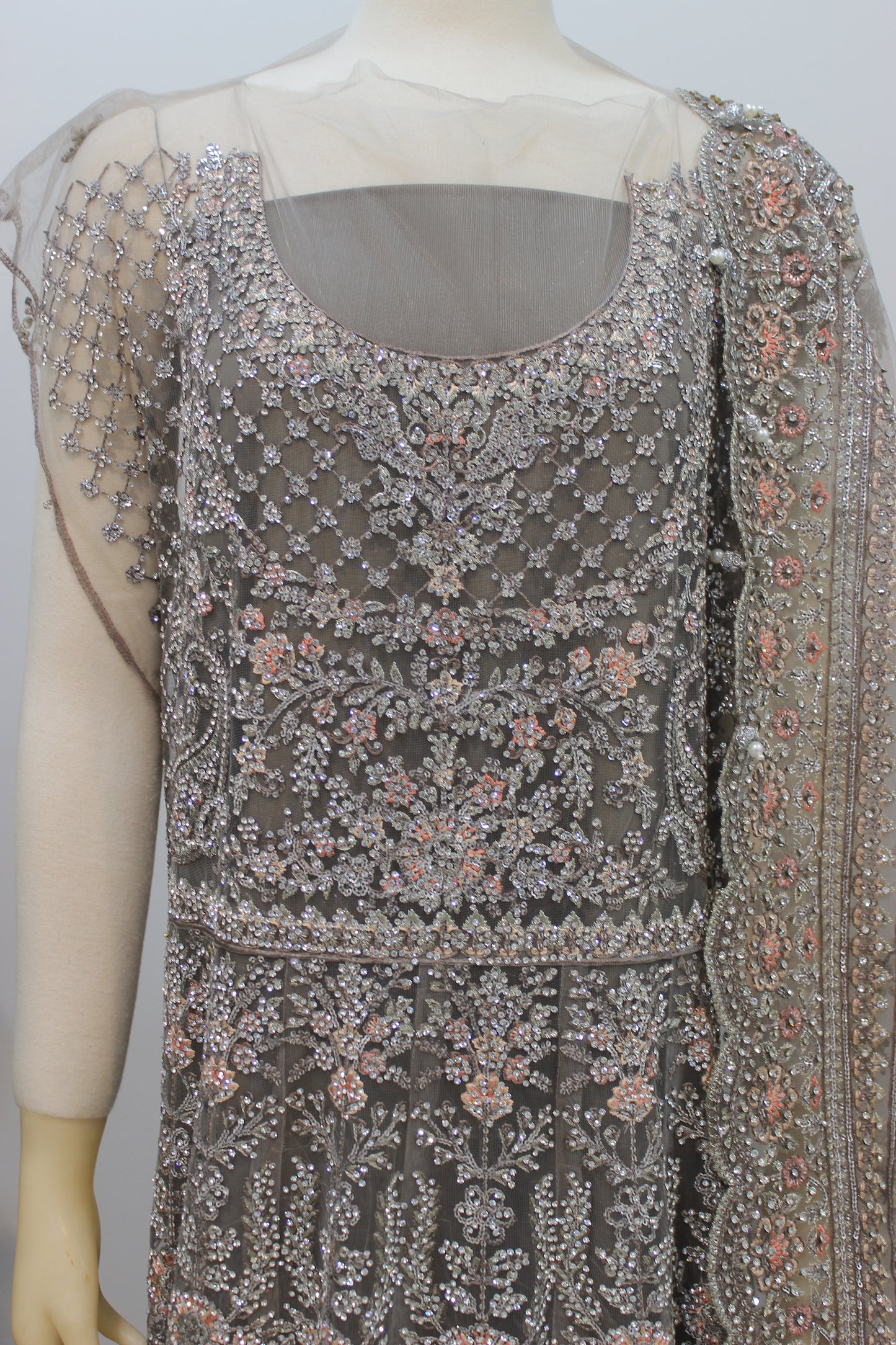 ✨ Anaya Maxi – Unstitched Luxury