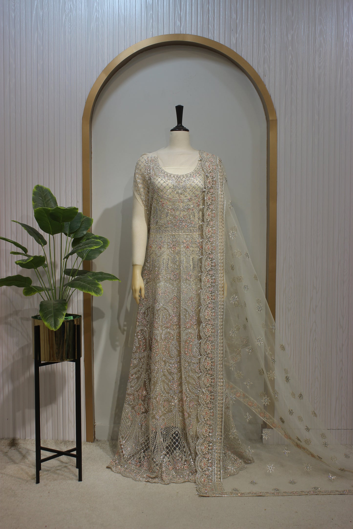 ✨ Anaya Maxi – Unstitched Luxury