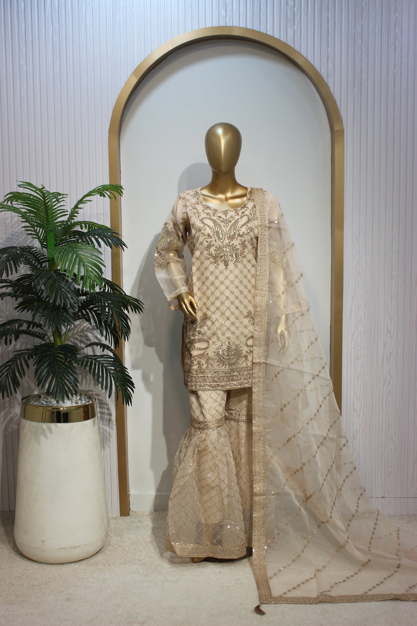 Moon gharara