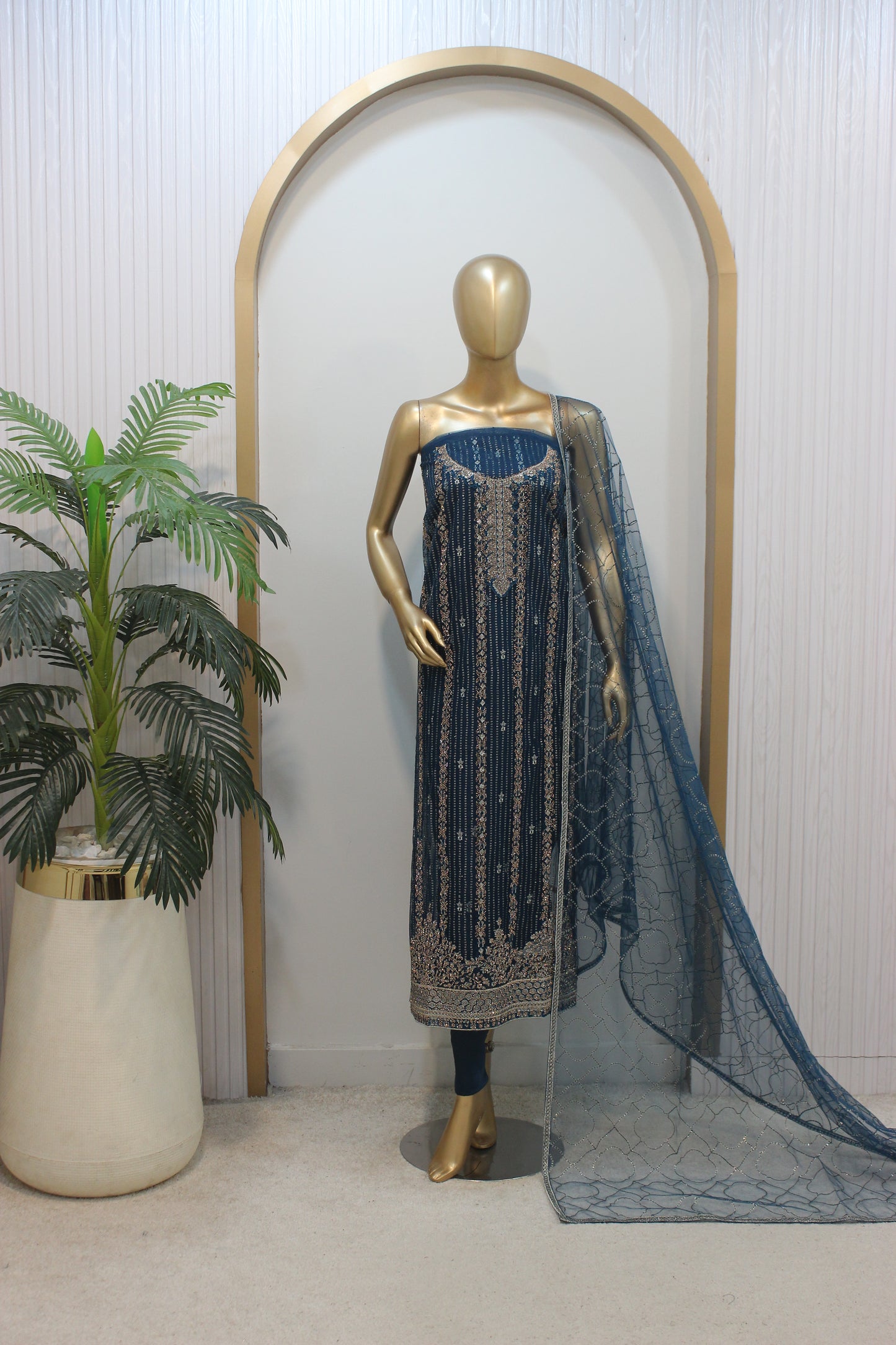 ✨ Chamkeli Shalwar Kameez – Semi-Stitched Luxury Set ✨